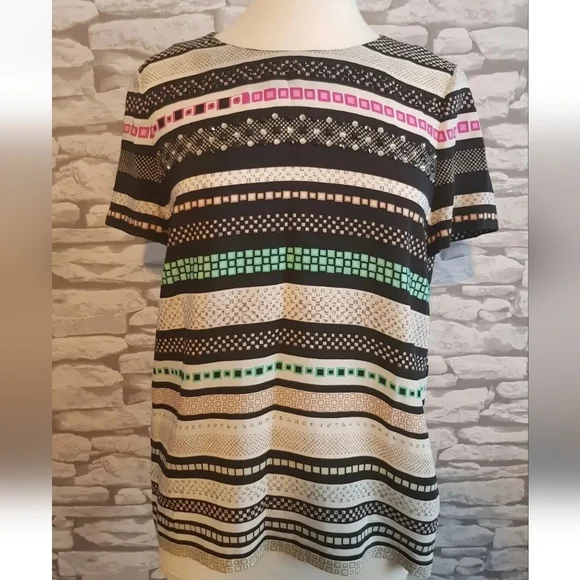 DIANE Von FURSTENBERG 100% silk short sleeve blouse top keyhole geometric 8/10uk - Picture 2 of 8